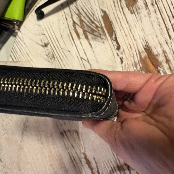 Coach Signature Black Phone Case - Picture 5 of 10